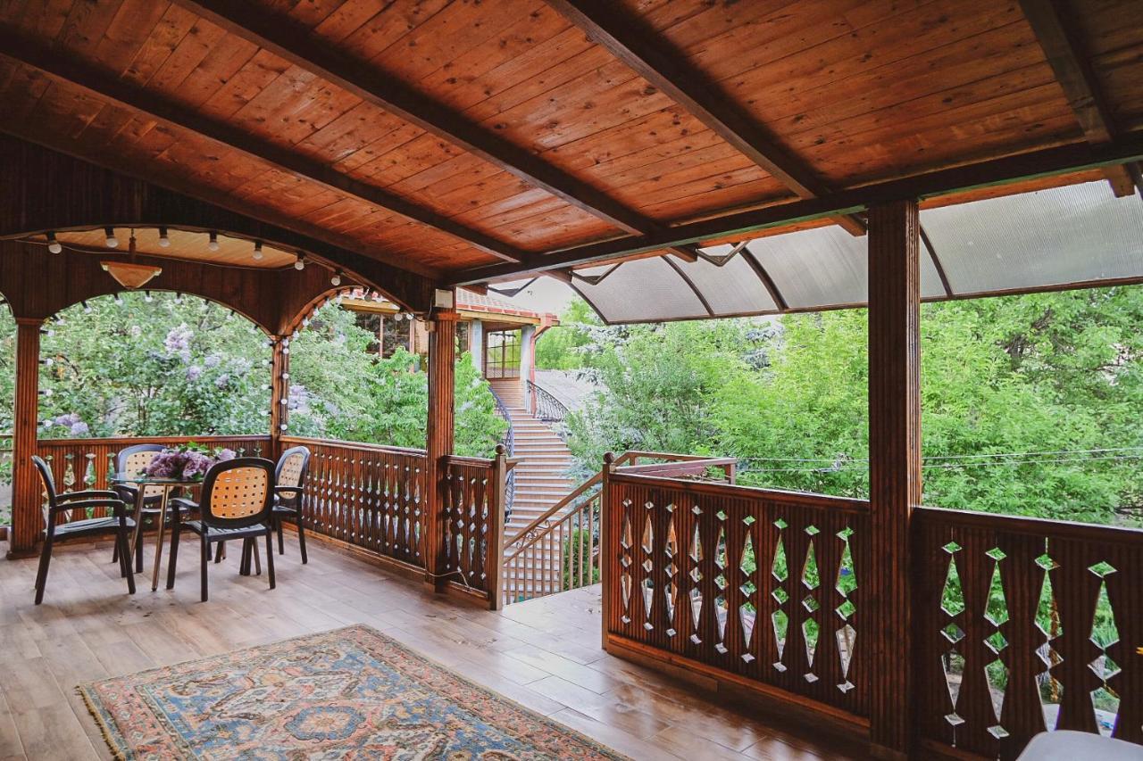 Maghay B&B Hotel In วานาดเซอร์ ภายนอก รูปภาพ
