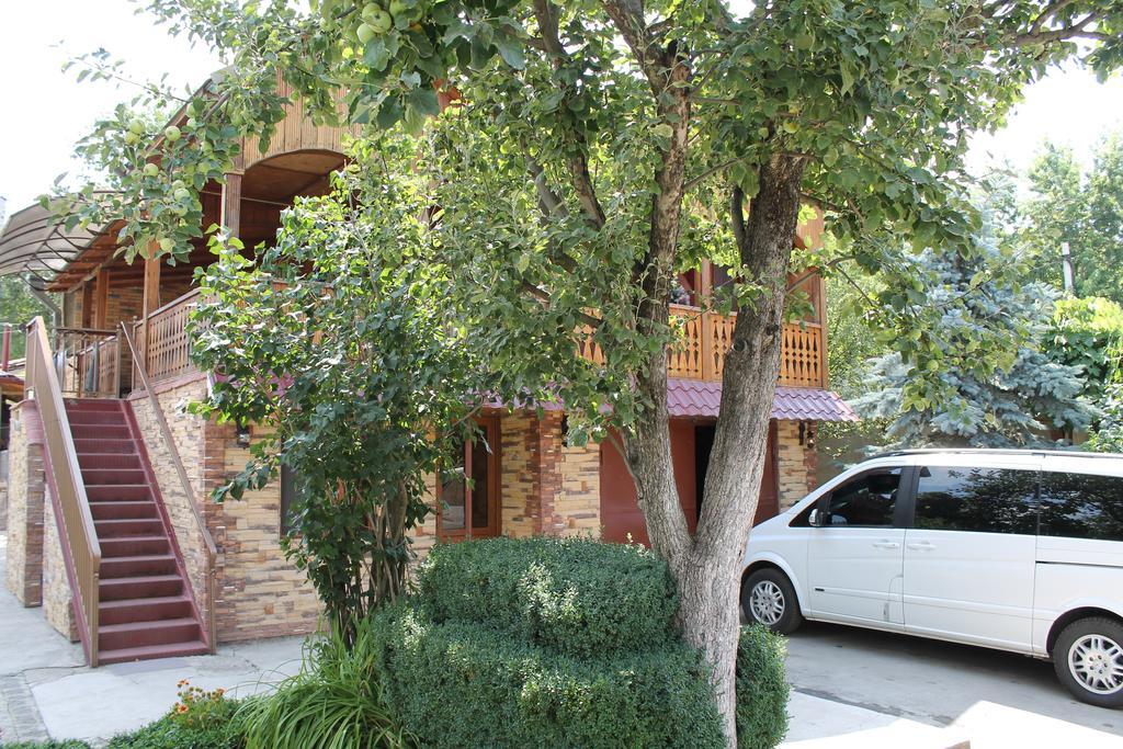 Maghay B&B Hotel In วานาดเซอร์ ภายนอก รูปภาพ