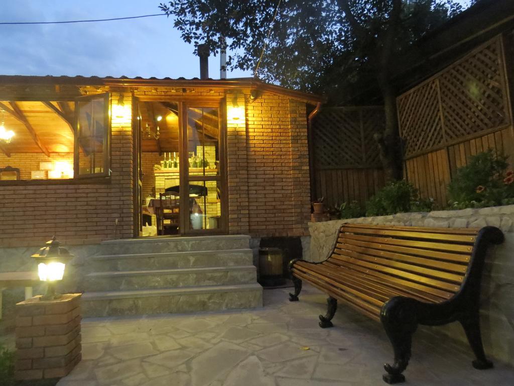 Maghay B&B Hotel In วานาดเซอร์ ภายนอก รูปภาพ