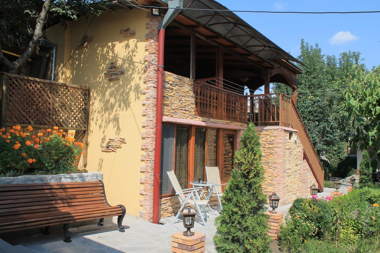 Maghay B&B Hotel In วานาดเซอร์ ภายนอก รูปภาพ